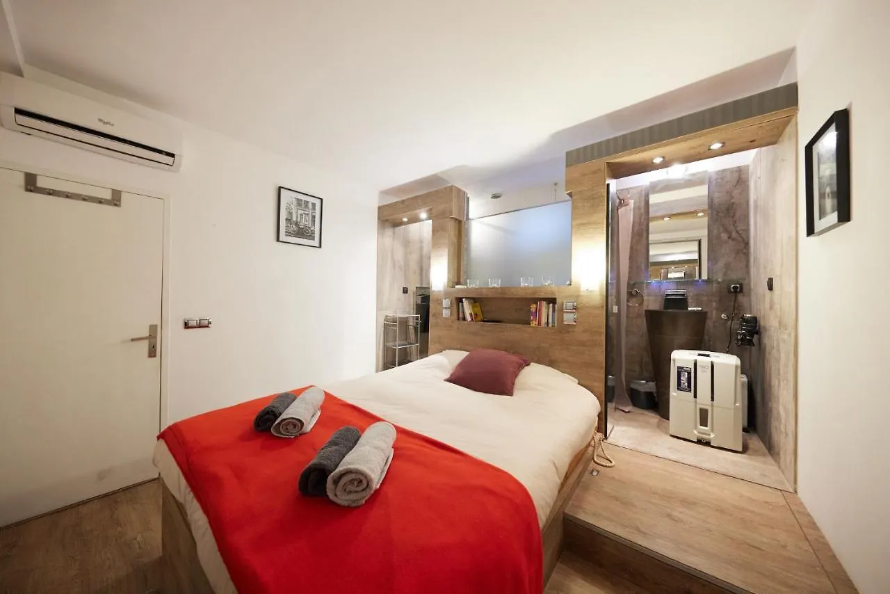 Cannes Flat Rentals 0*,  Francja